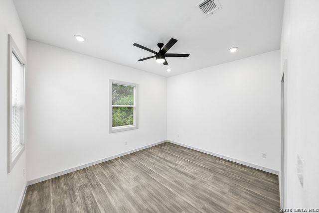 1727 E Crockett St Property Photo 18