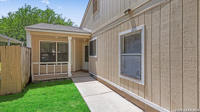 2823 Ash Field Dr Property Photo 2
