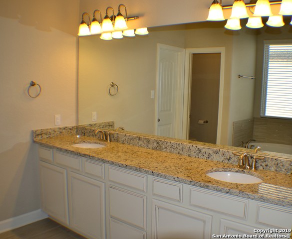 3127 Pinecone Cove Property Photo 14