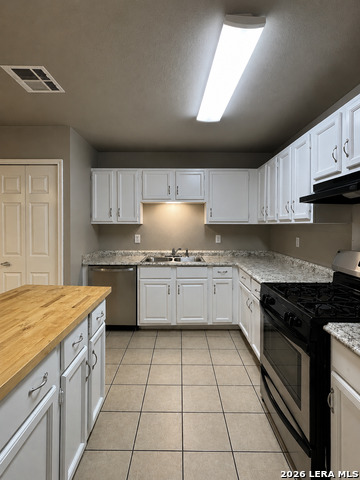 8023 Laurel Bend Property Photo 7
