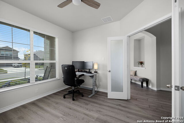 544 Lilac Shls Property Photo 23