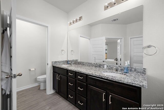 544 Lilac Shls Property Photo 26