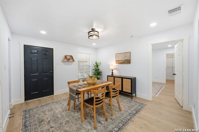 631 W Olmos Property Photo 17