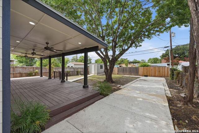 631 W Olmos Property Photo 26