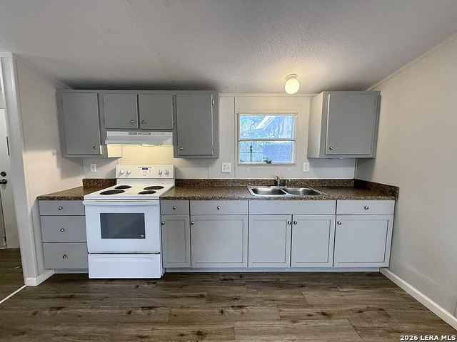 319 E Zipp Rd Property Photo 6