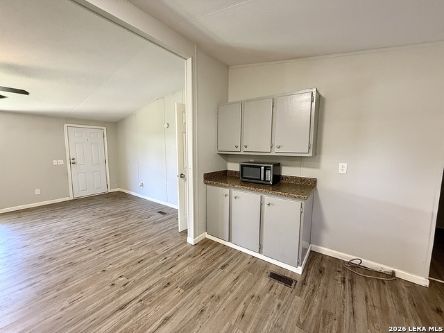 319 E Zipp Rd Property Photo 8