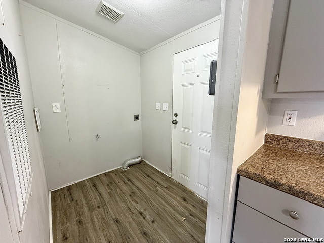 319 E Zipp Rd Property Photo 15