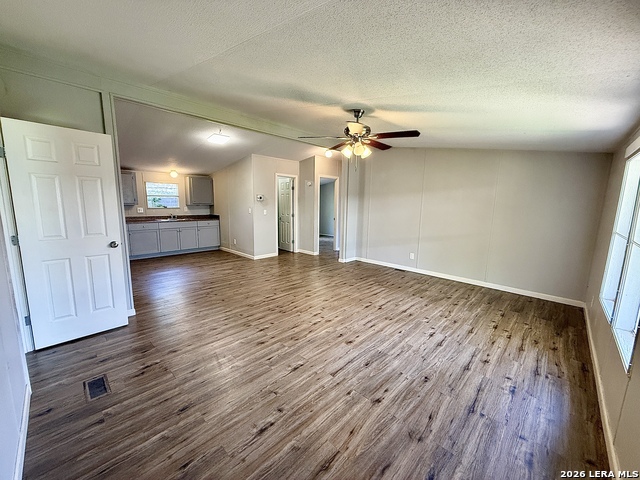 319 E Zipp Rd Property Photo 17