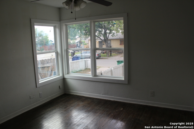 507 Gardina St Property Photo 3