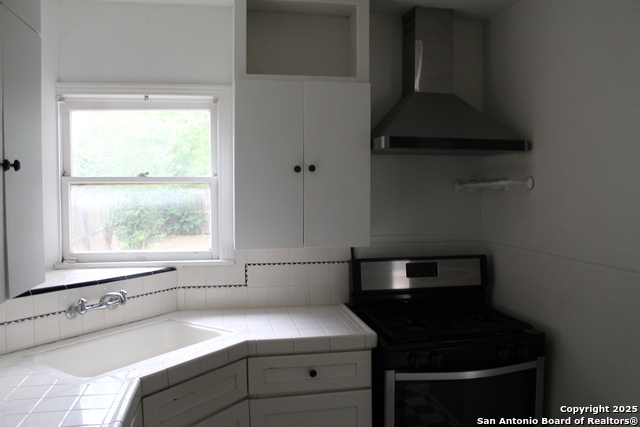 507 Gardina St Property Photo 6