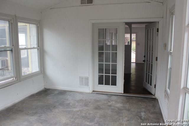 507 Gardina St Property Photo 10