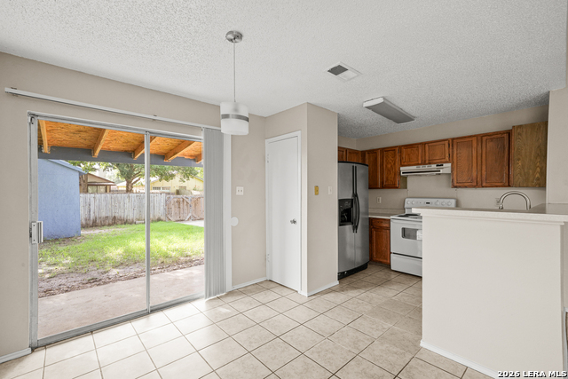 7346 Weybridge Property Photo 7