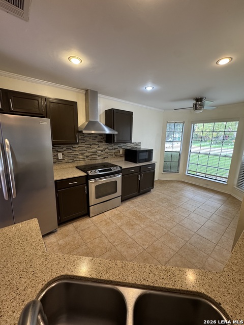13815 Stone Hollow Dr Property Photo 6