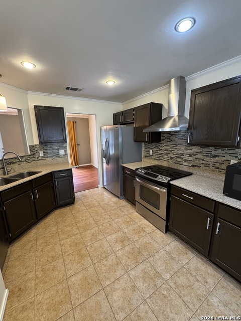 13815 Stone Hollow Dr Property Photo 8