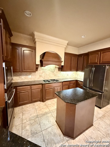 215 Evans Oak Property Photo 10