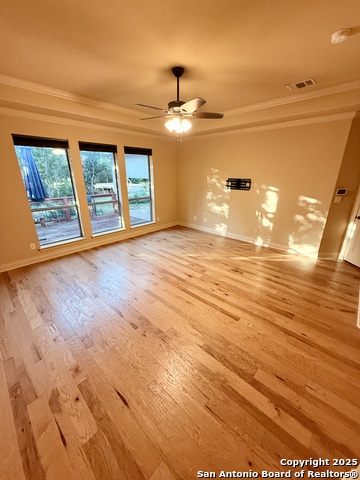 215 Evans Oak Property Photo 15