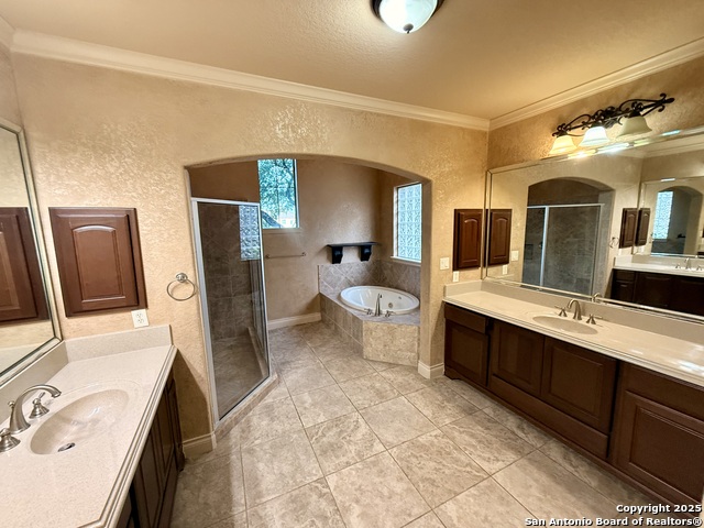 215 Evans Oak Property Photo 16