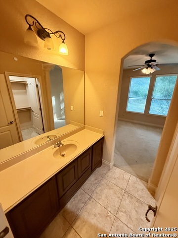 215 Evans Oak Property Photo 33