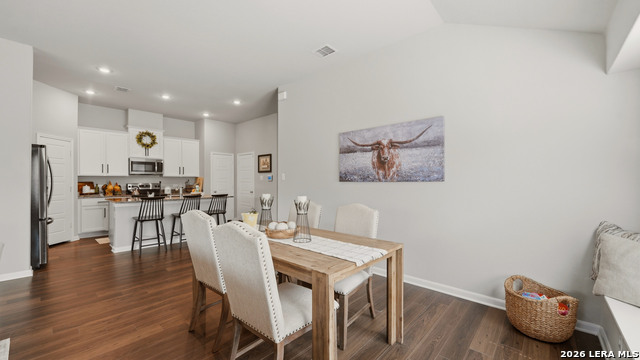 1132 Eagle Xing Property Photo 6