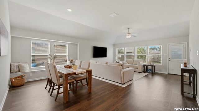 1132 Eagle Xing Property Photo 8