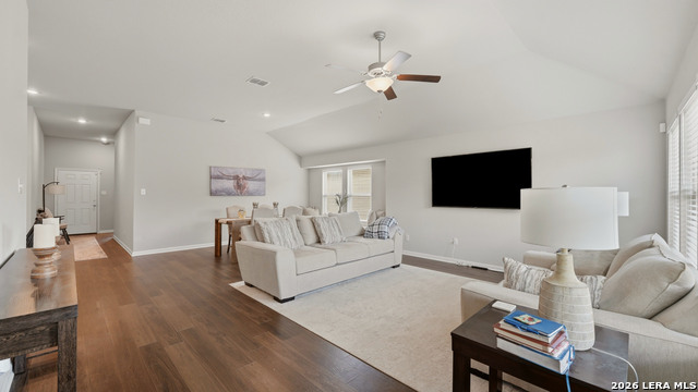 1132 Eagle Xing Property Photo 10