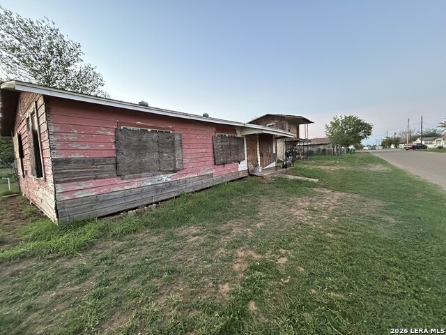 111 Sw Lane St Property Photo 1