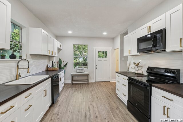 1119 W Huisache Ave Property Photo 13