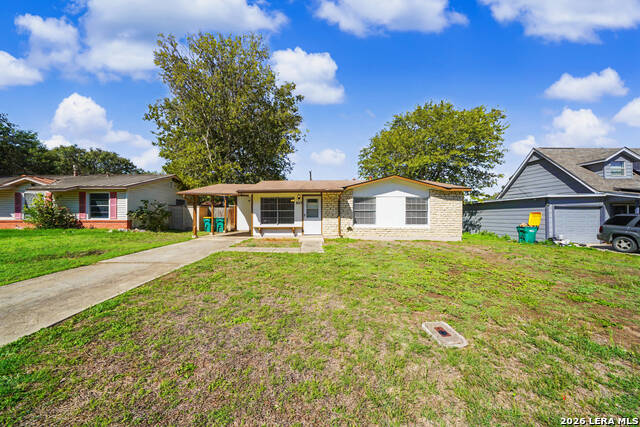 823 Straight Ln Property Photo 2