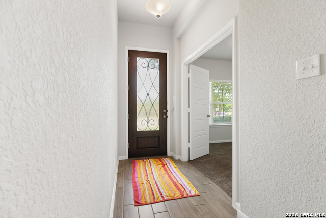 2033 Market Trl Property Photo 4