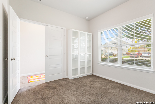 2033 Market Trl Property Photo 5