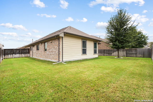 2033 Market Trl Property Photo 26