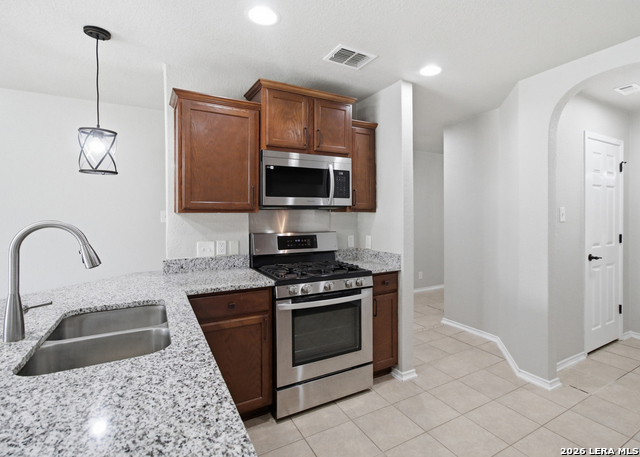2334 Camberly Vw Property Photo 9
