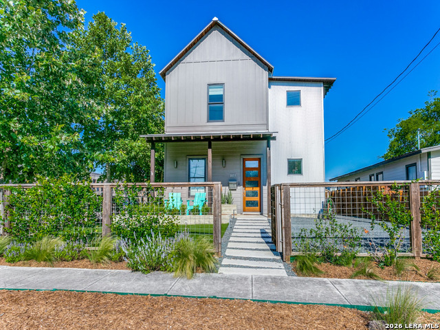 1103 N Pine St Property Photo 1