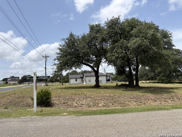 223 S Calvin Barrett Property Photo 2