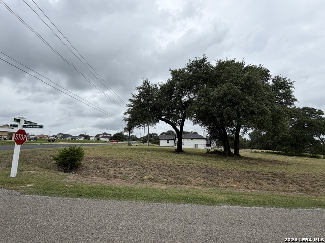 223 S Calvin Barrett Property Photo 4