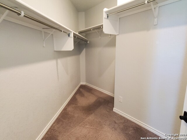 305 Dakota Crk Property Photo 18