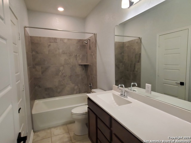 305 Dakota Crk Property Photo 22