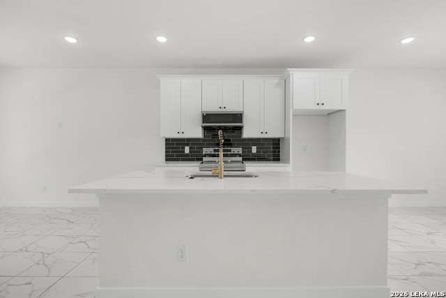 15242 Oak St Property Photo 11