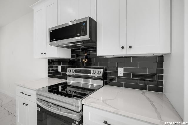 15242 Oak St Property Photo 12