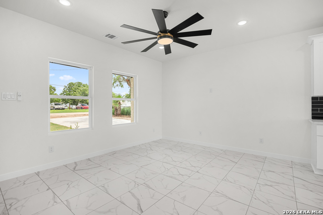 15242 Oak St Property Photo 13