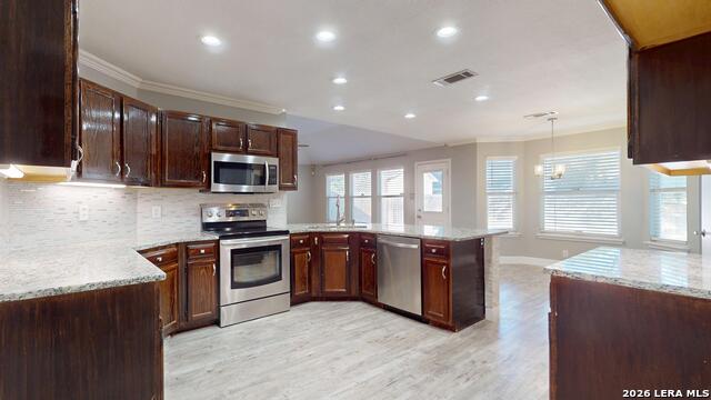 1009 Crimson Cove Dr Property Photo 17