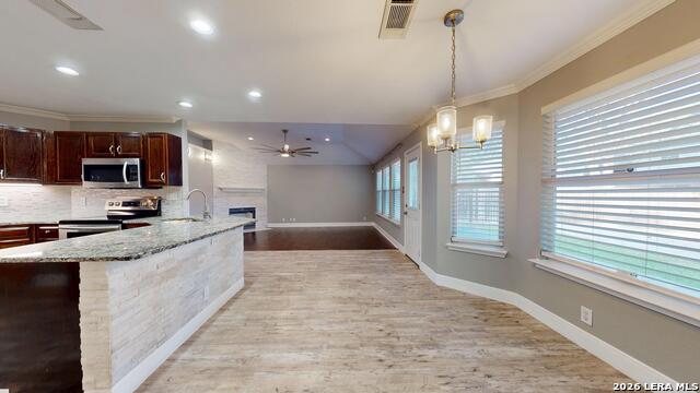1009 Crimson Cove Dr Property Photo 19