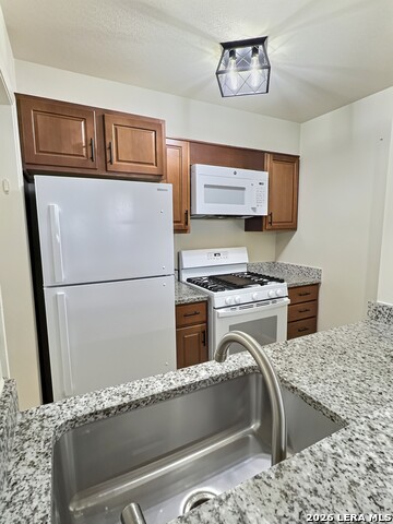 8030 Broadway Property Photo 4