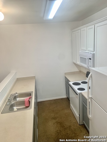 10706 Mathom Lndg Property Photo 14