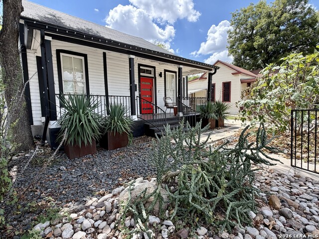1118 Nolan St Property Photo 2