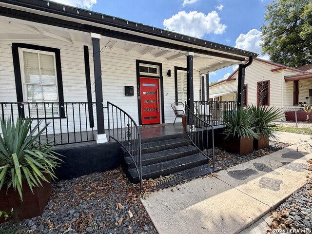 1118 Nolan St Property Photo 3