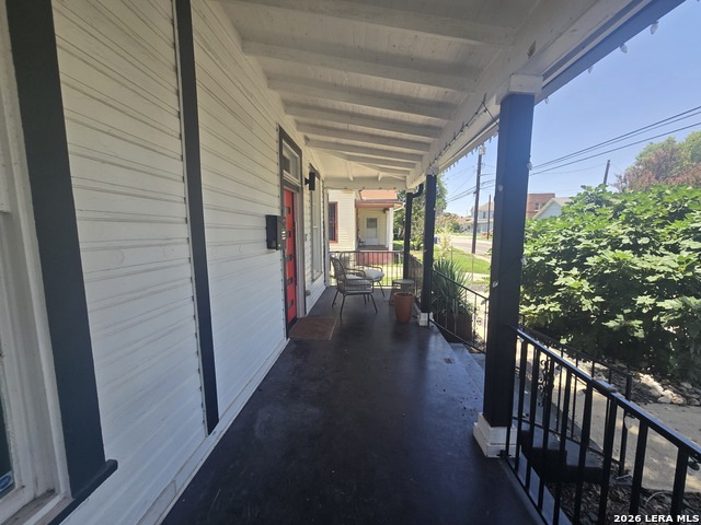 1118 Nolan St Property Photo 4