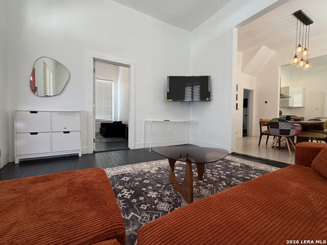1118 Nolan St Property Photo 5