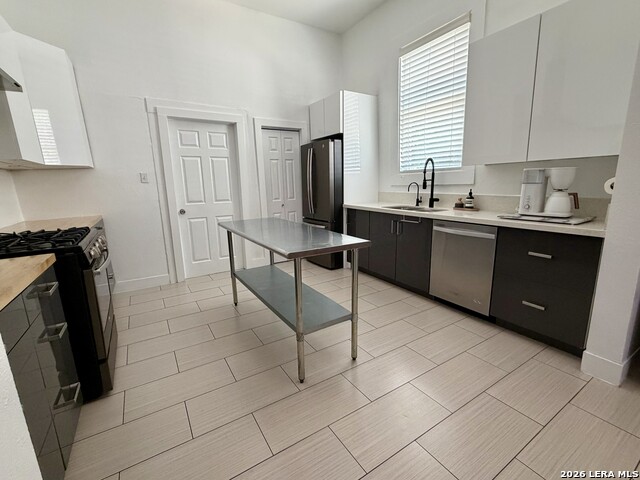 1118 Nolan St Property Photo 8