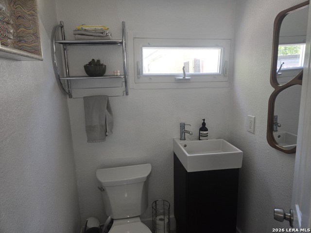 1118 Nolan St Property Photo 9